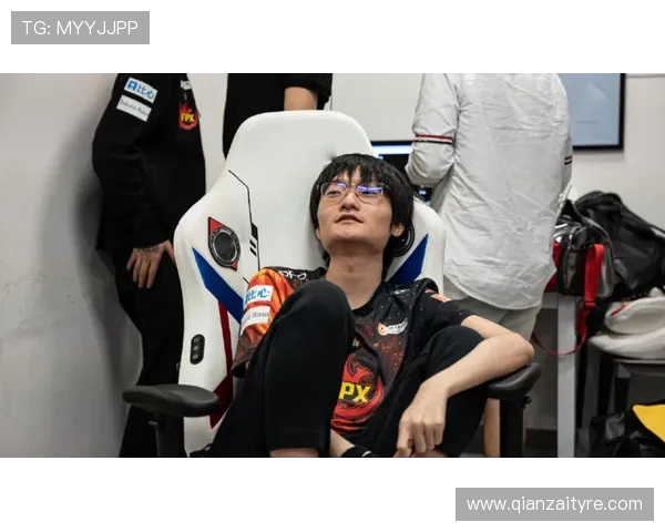 FPX与IG激战正酣：两支传奇战队巅峰对决再掀LPL赛场风云