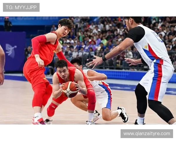 中国男篮世界杯预选赛逆转胜利 全员奋战力克对手迎来关键胜局